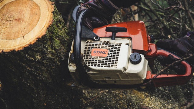 How To Start a Stihl Chainsaw