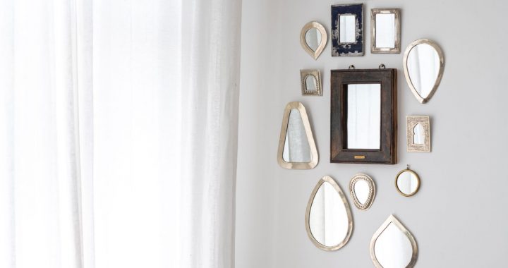 How to Decorate with Mirrors in the Living Room