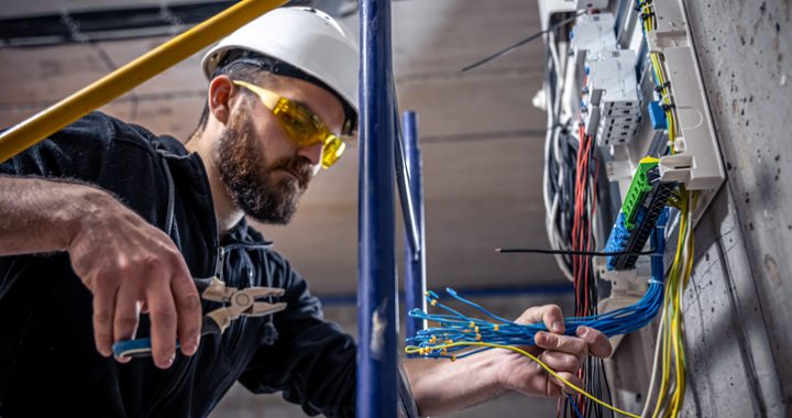The Definitive Guide to Hiring the Right Electrician in Cardiff